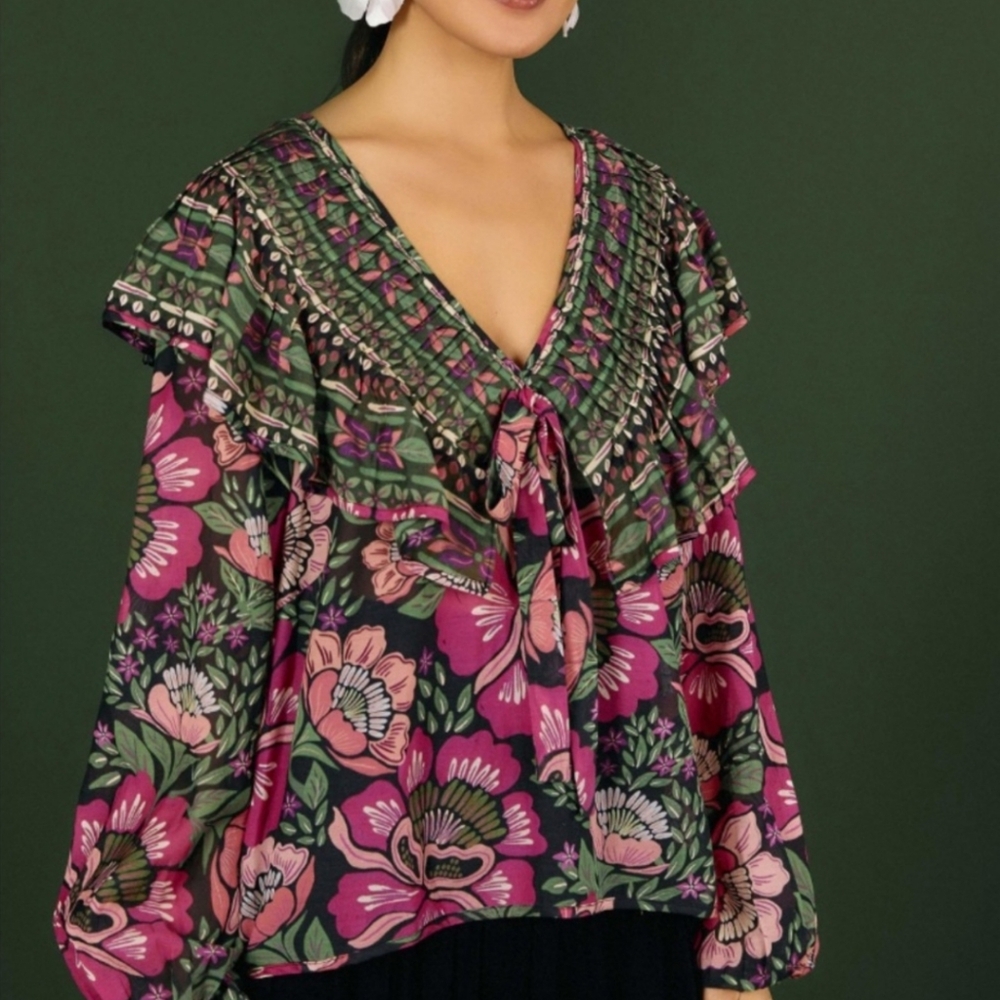 FARM RIO Black Gardens Whimsical Floral Pink  Black Green Top Size Medium NWOT